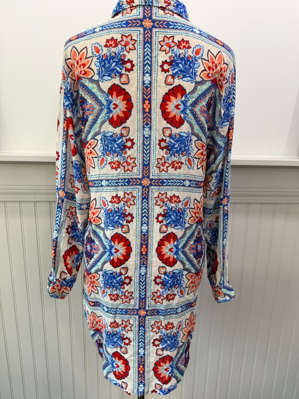 Rachel Zoe Floral Paisley Linen Blend Swim Coverup in Blue, Red, White - Picture 3 of 6